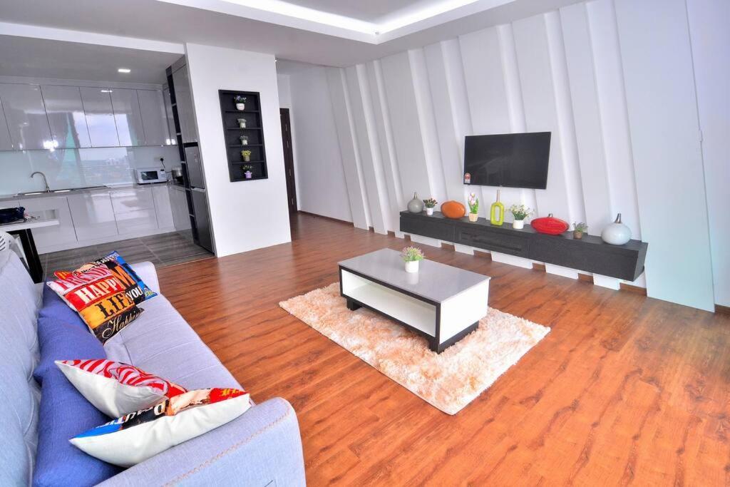 Lovely Vivamall City View With 2 Card Lv12 Kuching Exterior photo