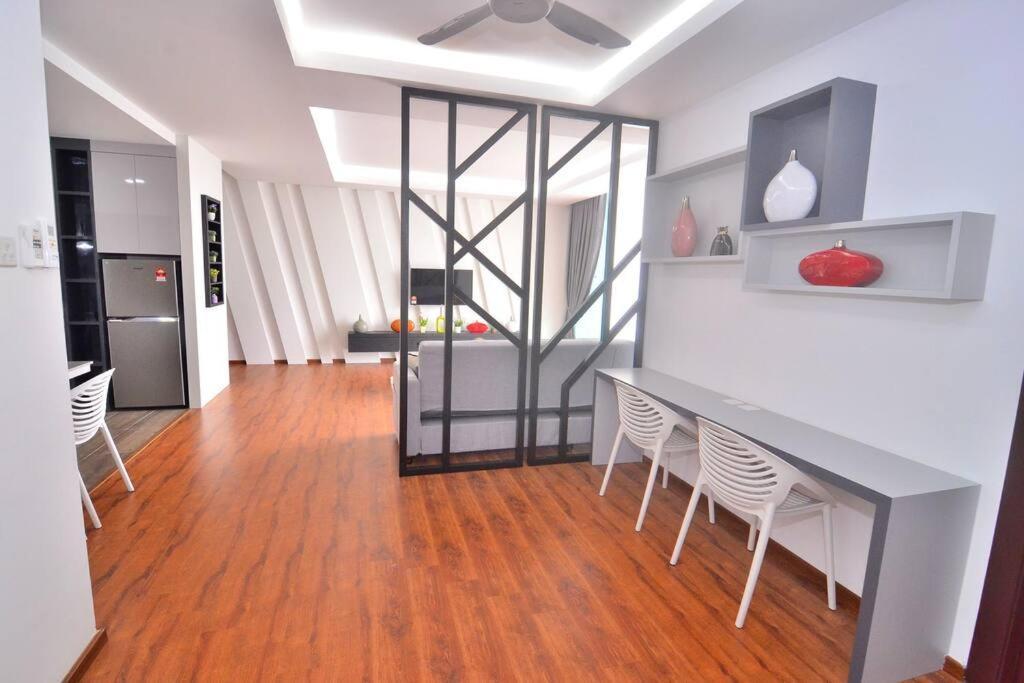 Lovely Vivamall City View With 2 Card Lv12 Kuching Exterior photo
